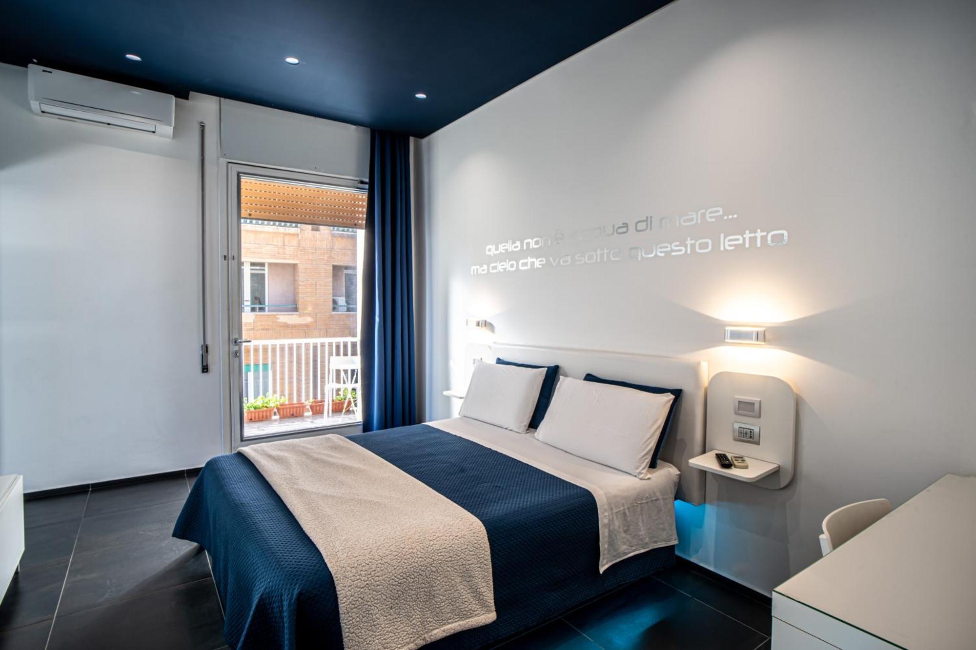 Skyhouse Beverello Neapel Exterior foto