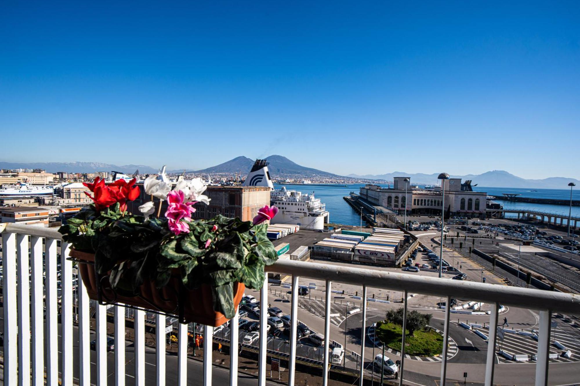 Skyhouse Beverello Neapel Exterior foto